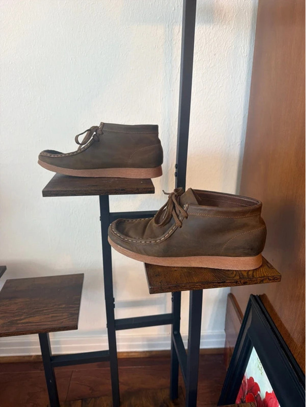 Clarks Wallabee Leather Shoes – Size 6W